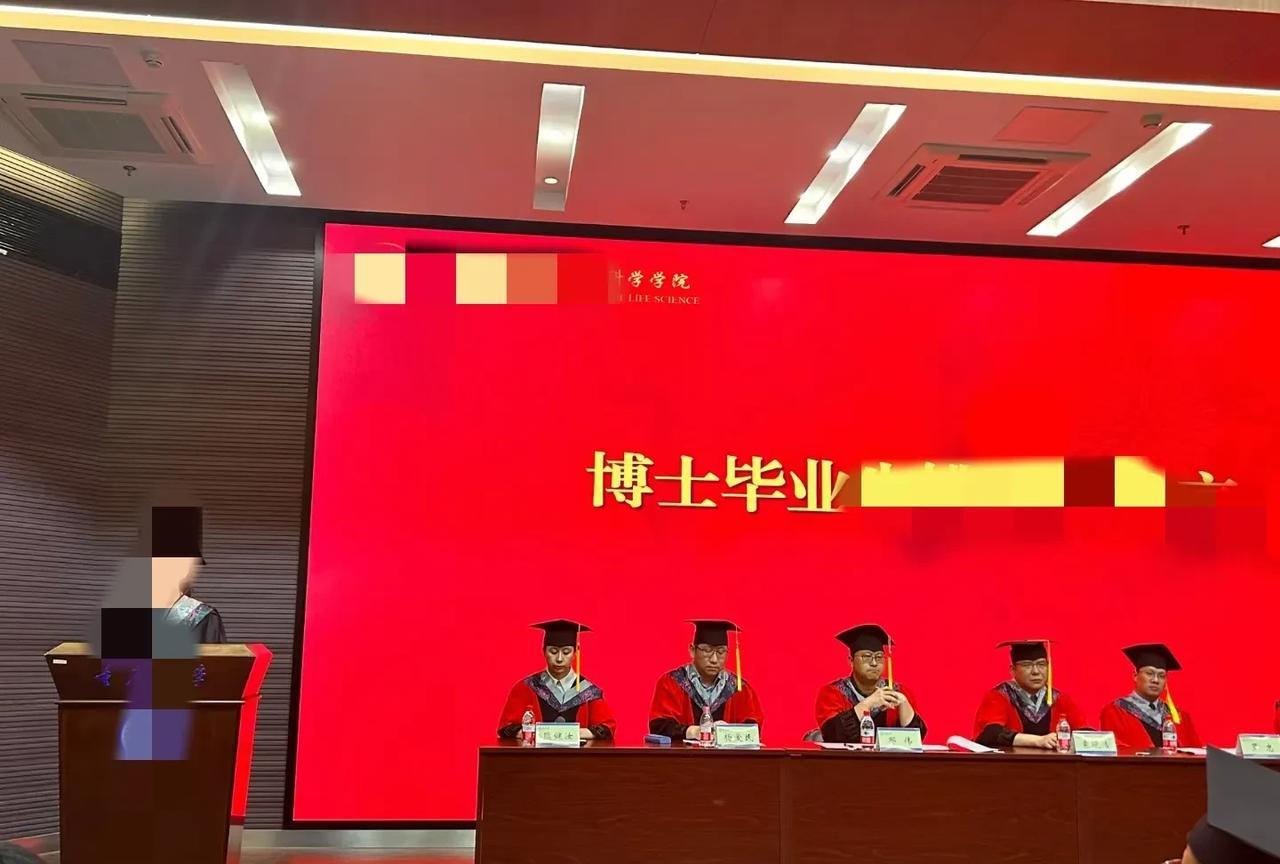 怪不得我那个读了四年，延期一年才博士毕业的朋友最近这么焦虑，原来这两年来的单位选