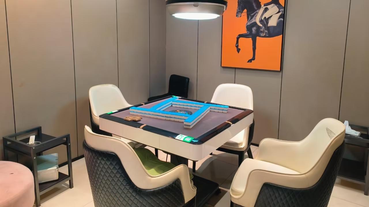 广东一男子打麻将时猝死！家属怒告棋牌室！结果如何？广东清远这起案例很有警示意
