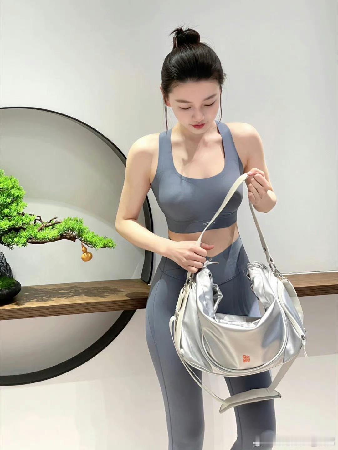 阳光自信的女孩最美