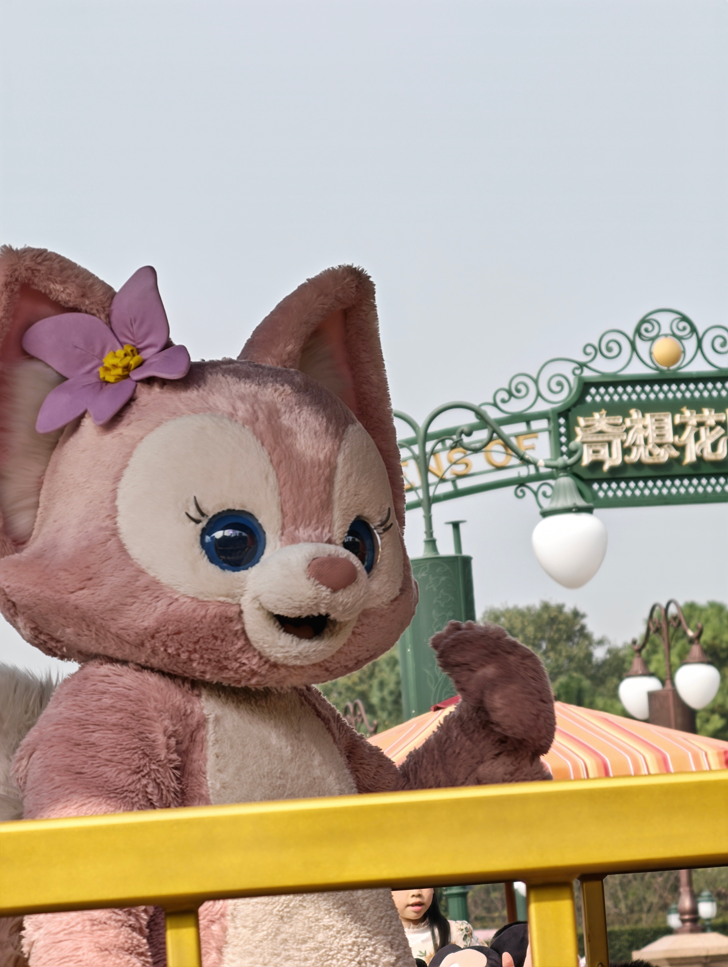 试了一下荣耀图库最新的3D真人手办风格，还挺好玩原图是图一，生成了一个3D玲娜贝