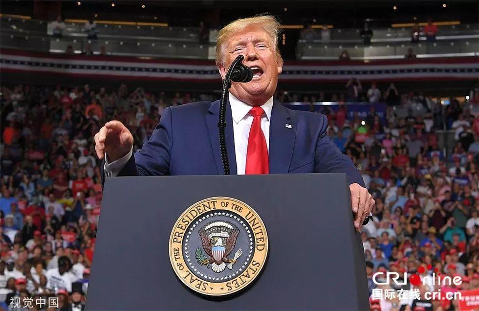 美国德州的政治风向似乎变了。被视为共和党铁票仓的德州，近期在初选中爆出冷门，一些