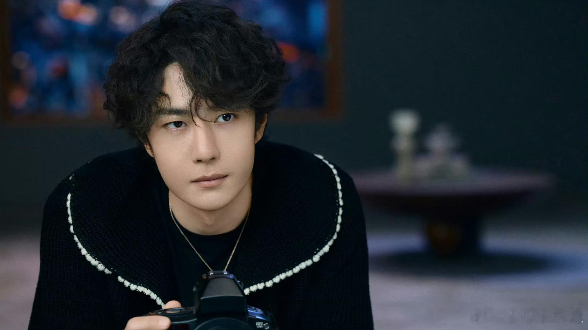 王一博开工图好乖的一博，可爱☺️