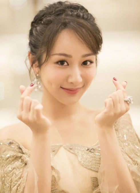 杨紫荣登《时代面孔》月度人物即日，《时代面孔》公布6月月度