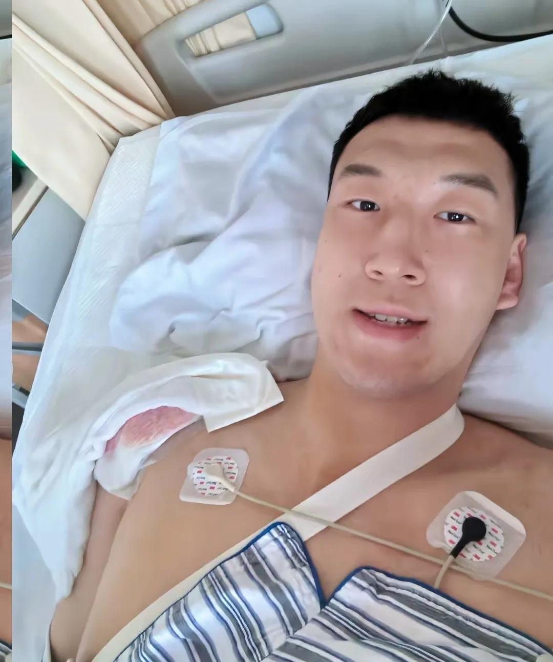 正在养伤的杜润旺闲来无事看看手机，突然有他交易流言，原本不大的眼睛睁的溜圆，静下