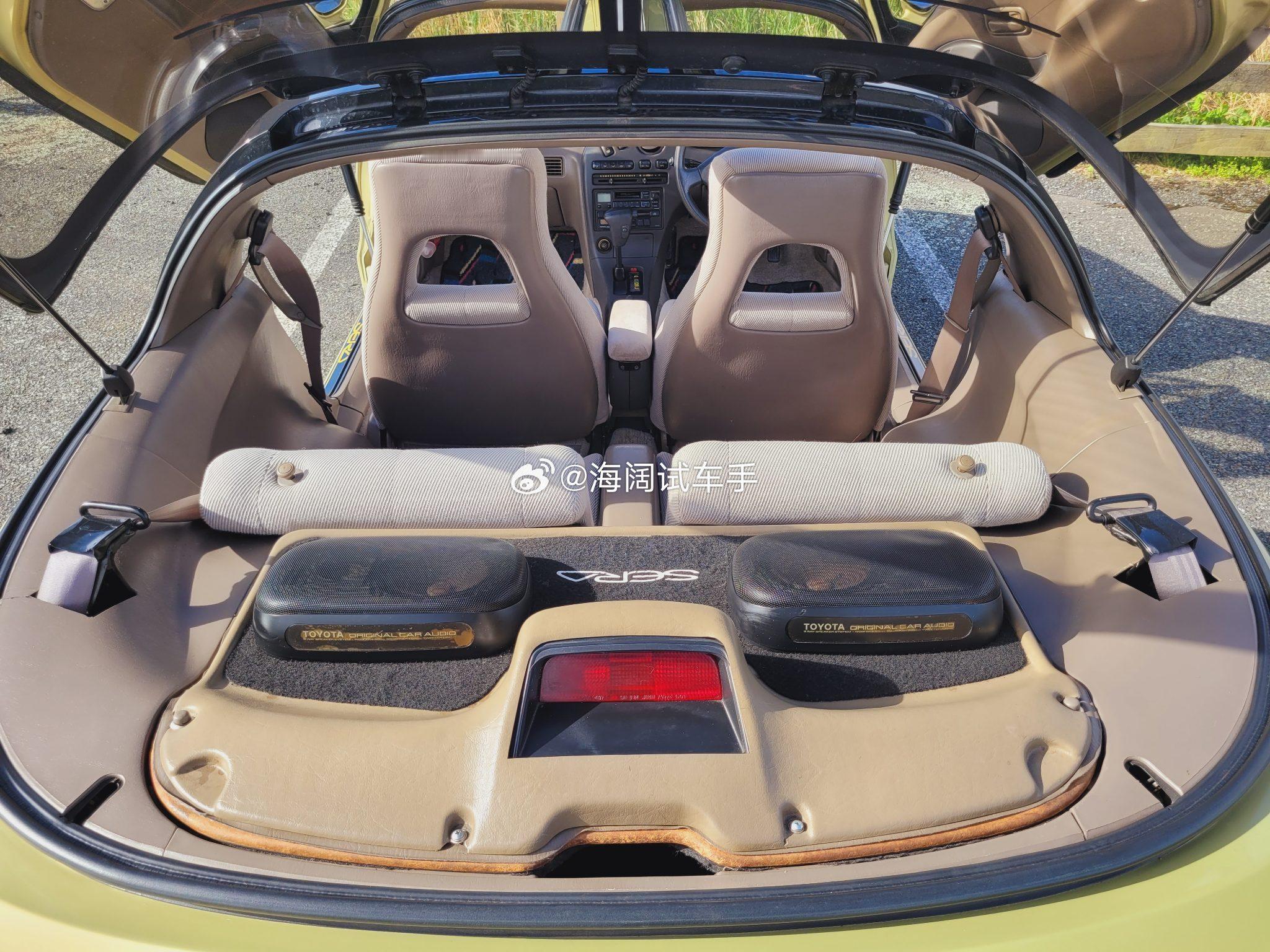 丰田Sera，这小车很有个性哈！！！这台车属于概念车一经展出就被消费者逼着投产~