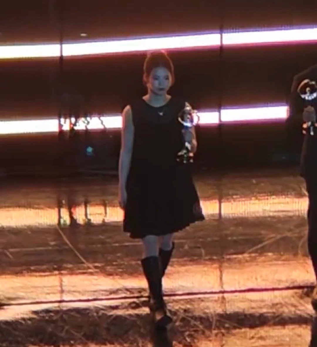 陈芋汐这鞋子真的太丑了，身材那么好穿的都显得没有腿了