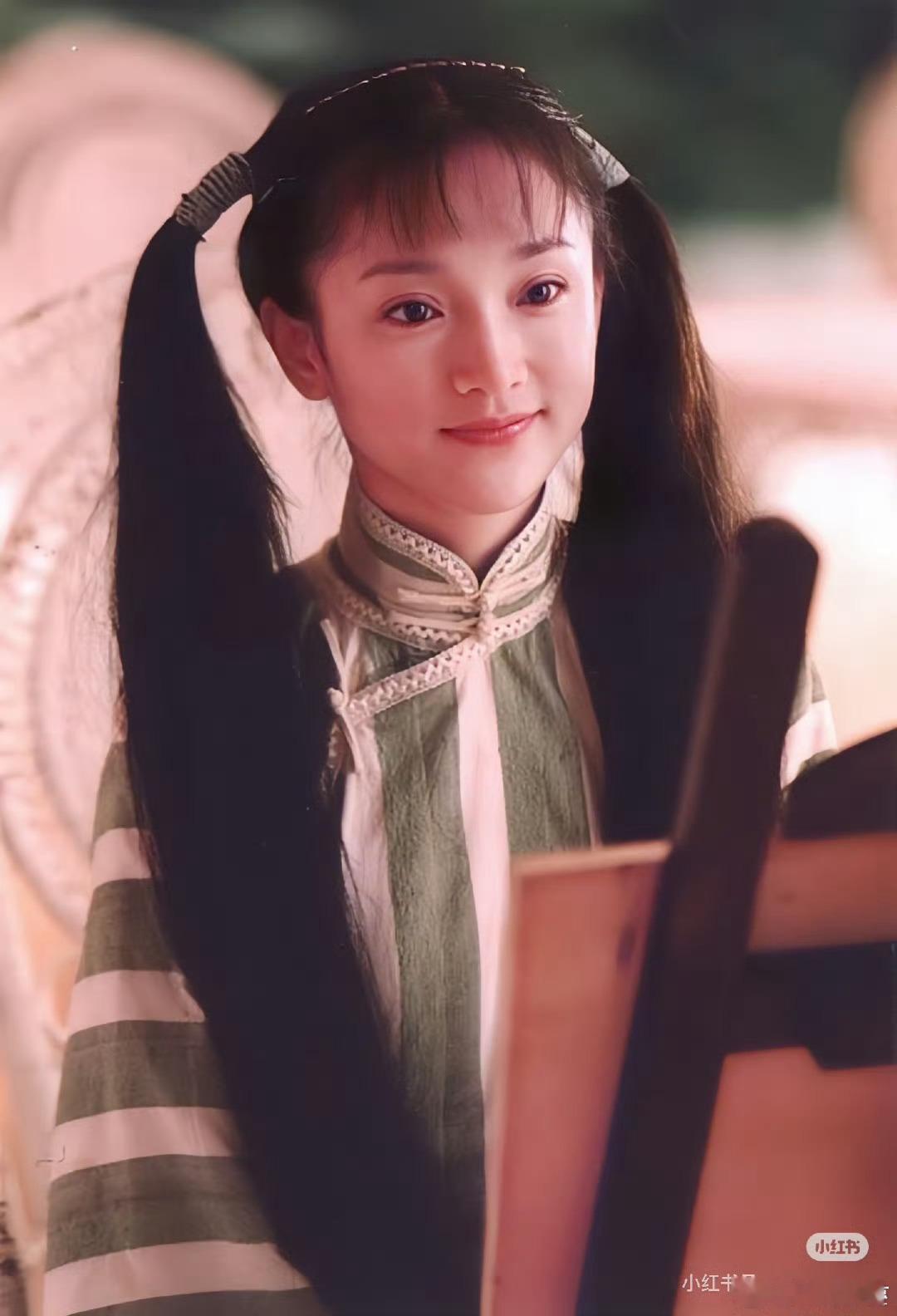 现在归现在周迅年轻五官还叫不算好看？小脸大眼睛五官标致只认得立体大五官了是吧