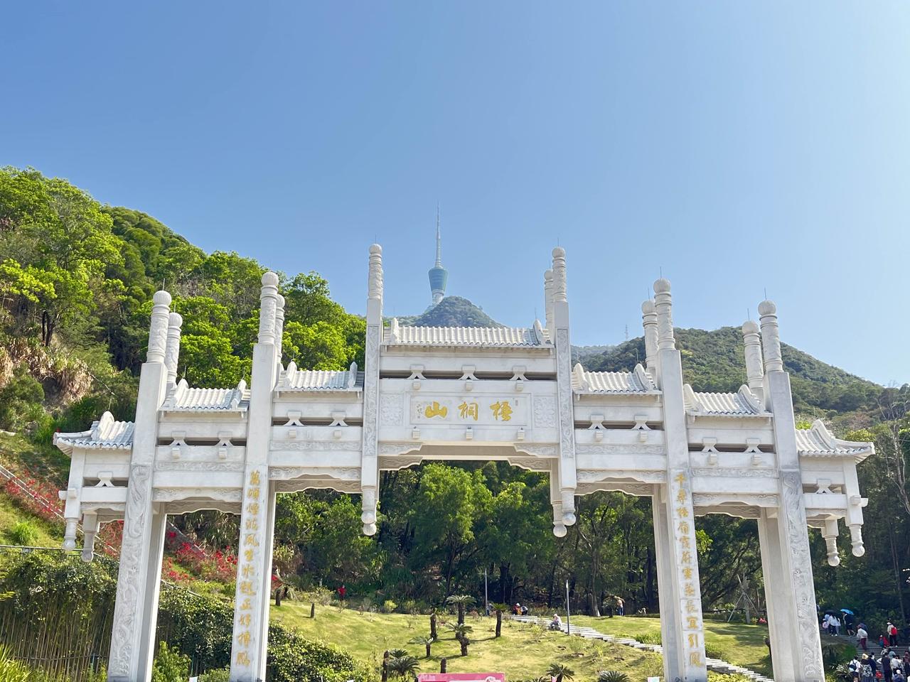 深圳-梧桐山：深圳唯一国家级风景名胜区，主峰大梧桐高943.7米，为鹏城第一