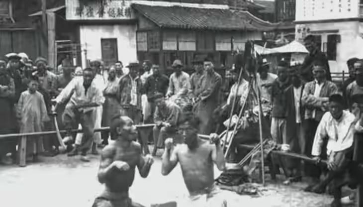 抗日英雄遗体躺44年无人敢埋，曾痛击日军，究竟为何？“打鬼子的大英雄，死后