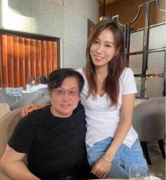 关于郑智化登机不顺事件的一个疑问,那就是,发表言论能不能允许包含个人情绪的夸张表