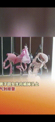 笑不活了！浙江温州，女子晾晒内裤的时候，一不小心手滑了，内裤掉到了楼下，结果正好