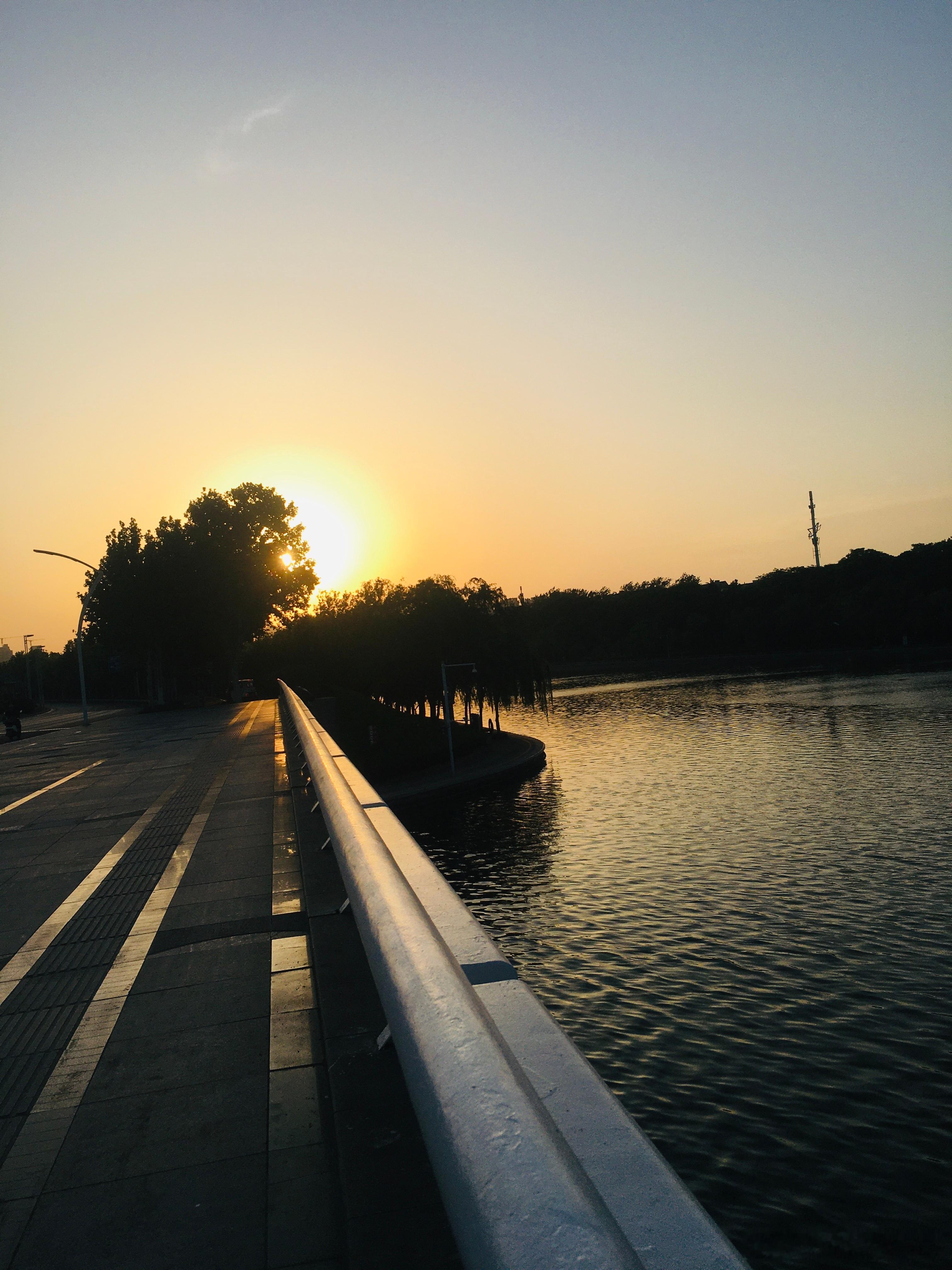 夕阳西下