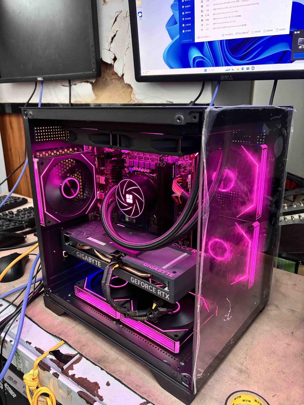 最近大部分都是新旧搭配的电脑了。新电脑，顾客看到内存硬盘价格基本就溜了[大哭]