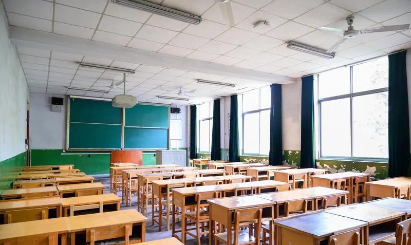 政府事业单位面向学校招聘教师，结果仅有半数岗位招到了人。为何老师不愿到政府事业单