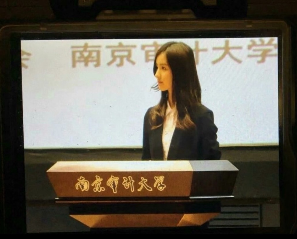 陈都灵还欠我一部高干文女主…​​​