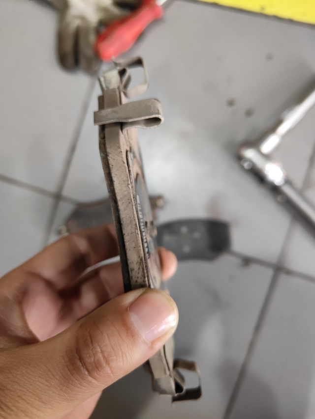 豪越l刹车两万零几就不行了，建议买别的款作为一个老司机，小车大车都开过，然后这