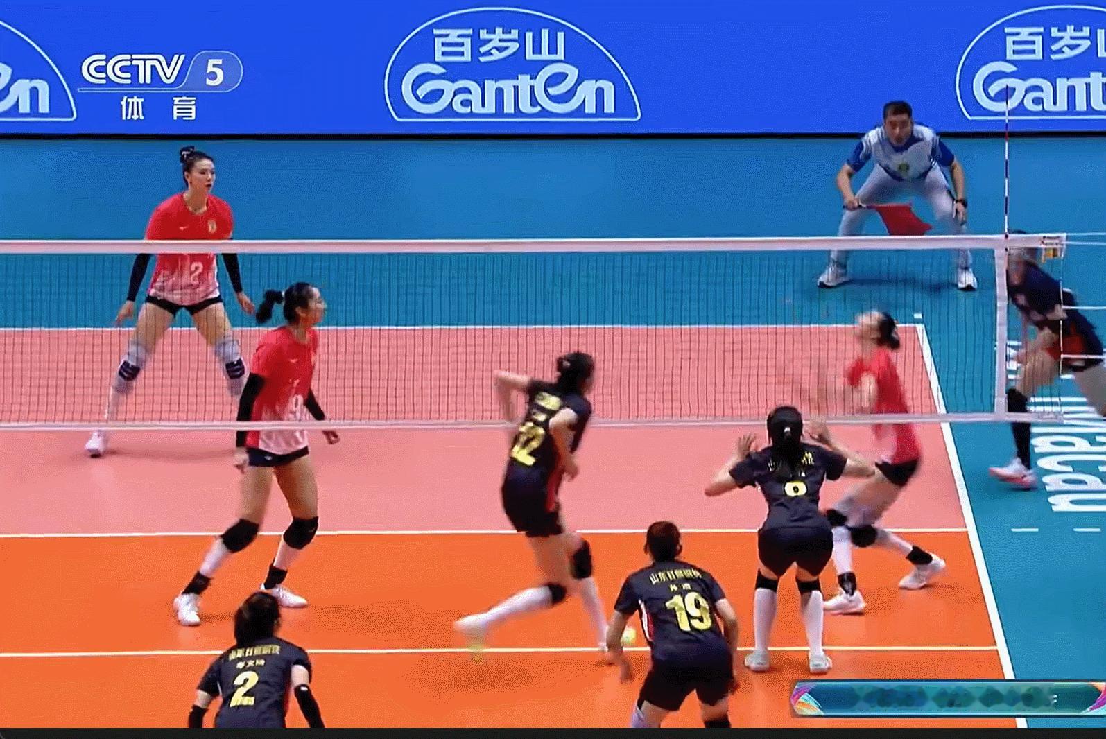 江苏队2-0（25-15/25-13）山东队山东女排加油！吴梦洁今天太强了！