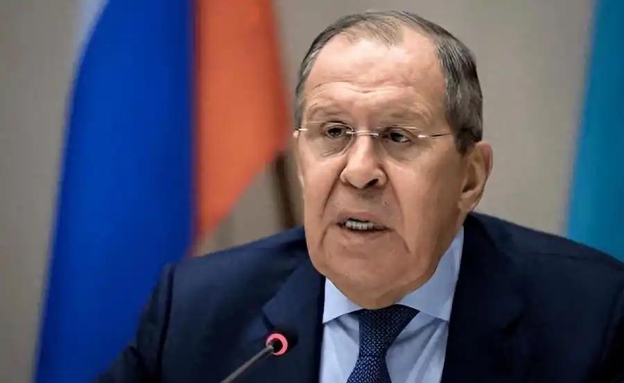 胡萝卜加大棒，俄罗斯再度向欧洲发出战争警告。据俄罗斯卫星通讯社报道，俄外长拉夫罗