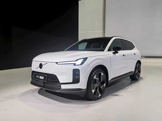 沃尔沃成都车展实拍，全新XC70让我眼前一亮！说到本次成都车展令我比较感兴趣