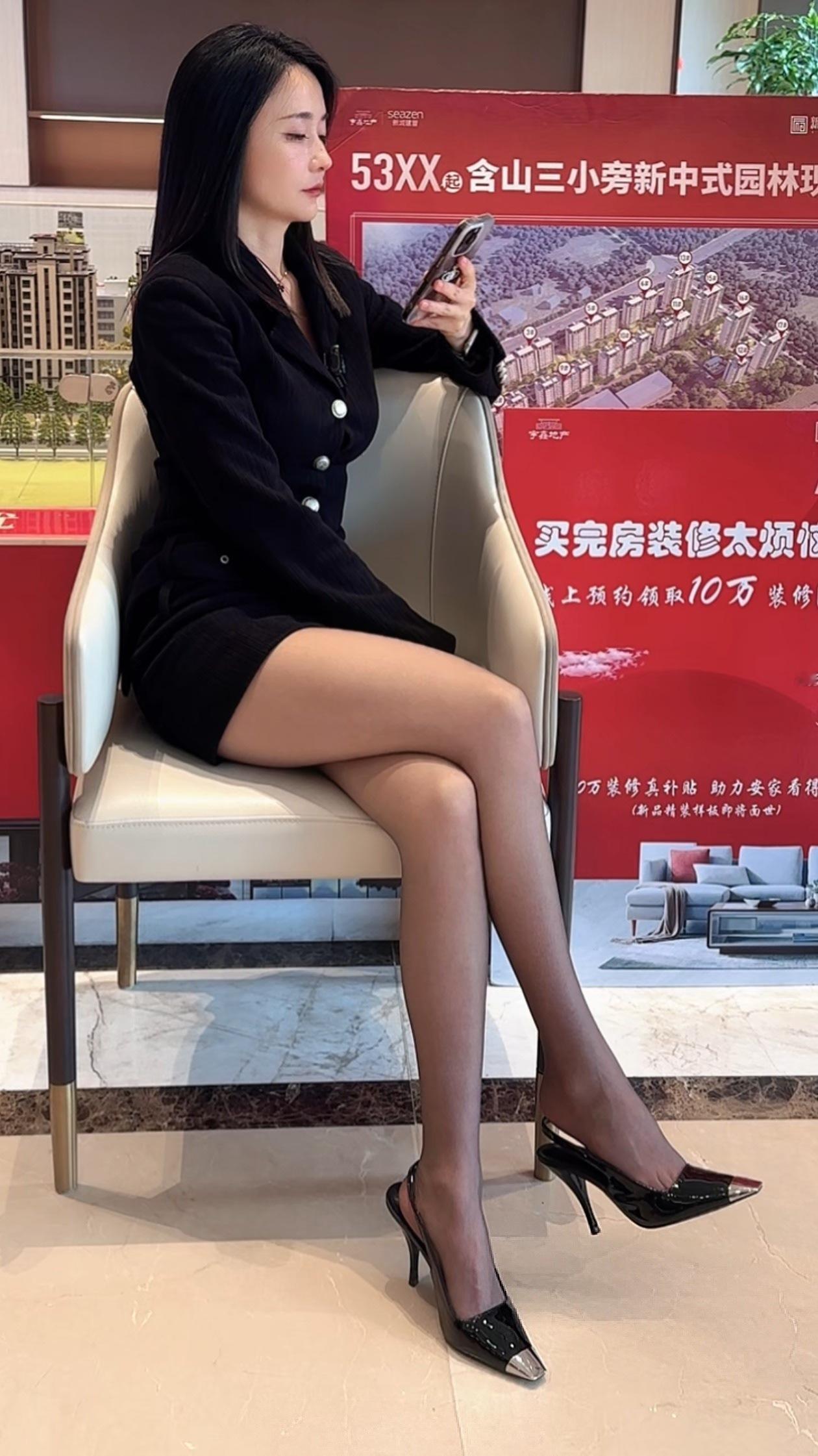 黑丝美腿小脚丫，肉丝美腿小脚丫，都很美