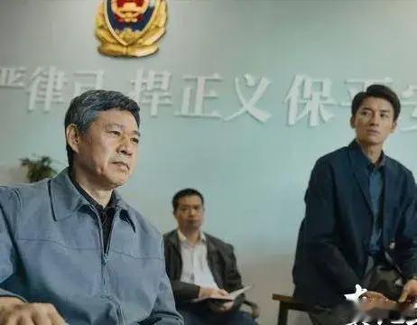 刑侦剧的春天来了, 评分9.2让人连追四集, 《我是刑警》真没法比