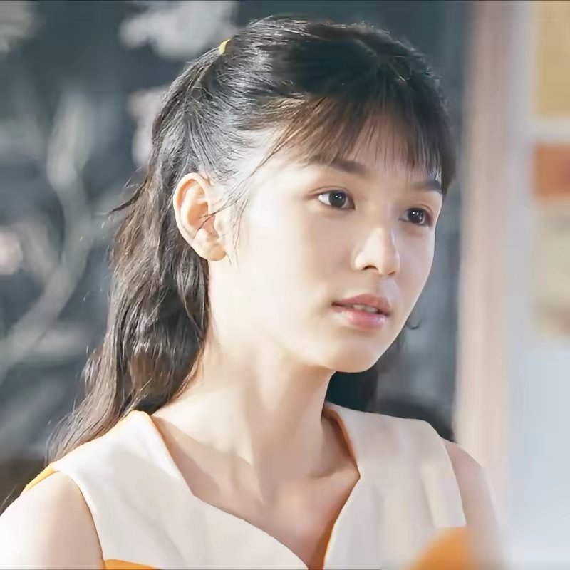 《你好1983》播出后，周也被人喷了。有人说她撑不起“80年代第一美女”的人设，