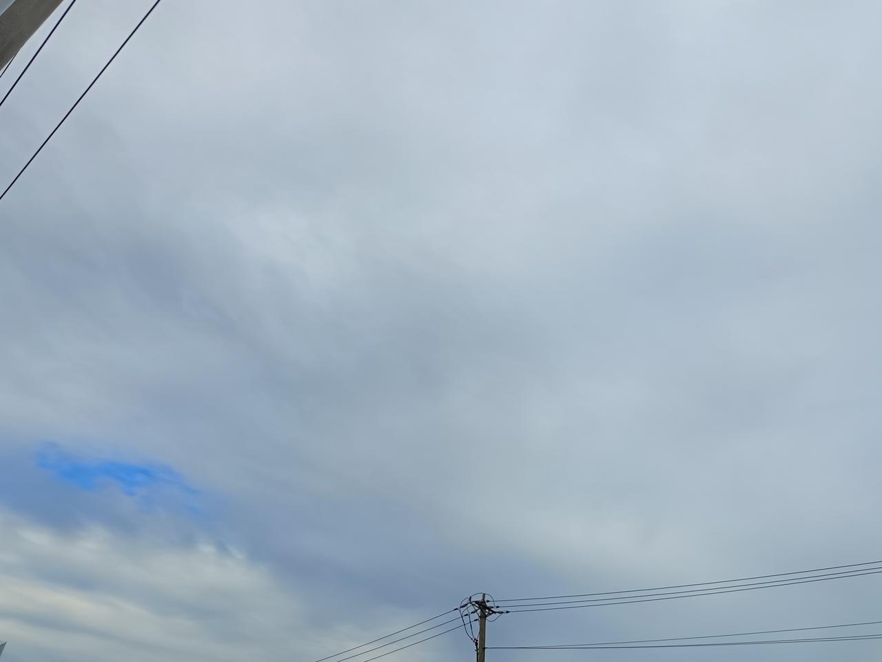 邻居大姐是个七零后，从小命就很苦，家里兄弟姐妹好几个，没读过几年书，经常吃不饱饭