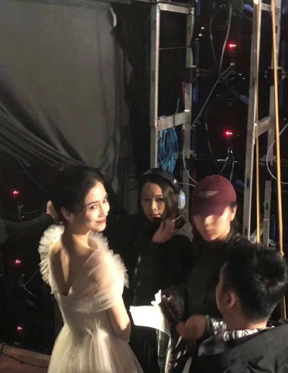 人群中的Angelababy