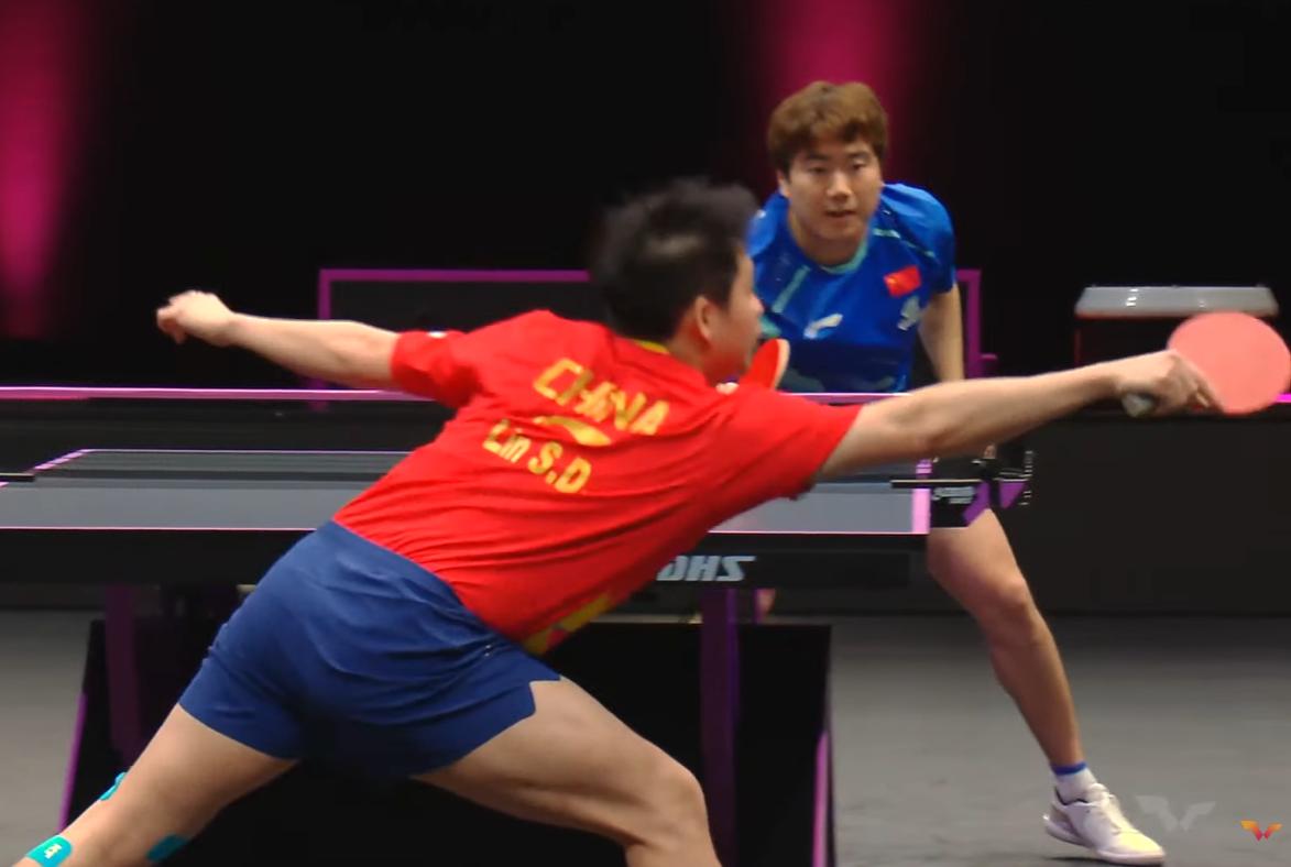 1.10：林诗栋一定记住这个教训，石头接球冒高，梁靖崑开局两次台内挑打，给