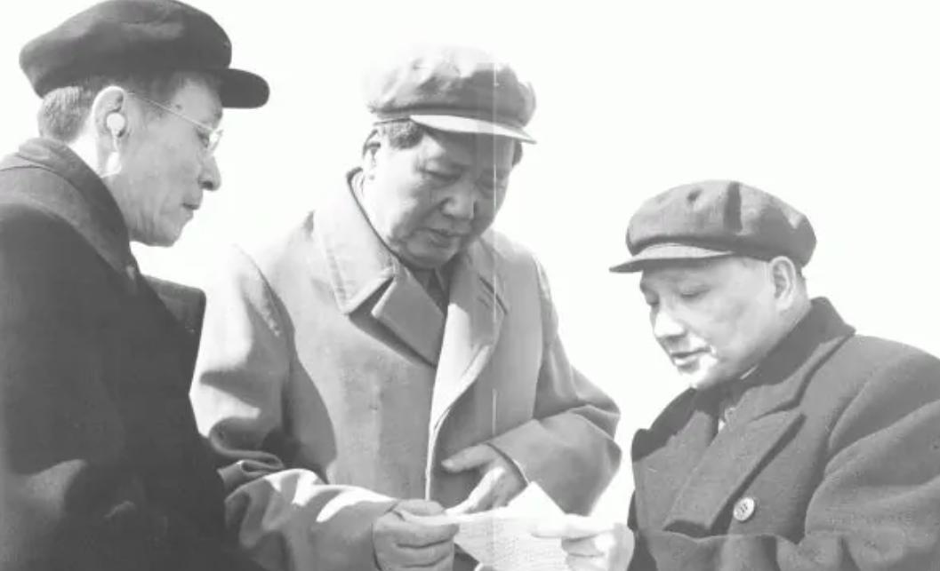 56年王稼祥当选为书记，毛主席谈话直接打断他：你为什么不能担当【1956年9月
