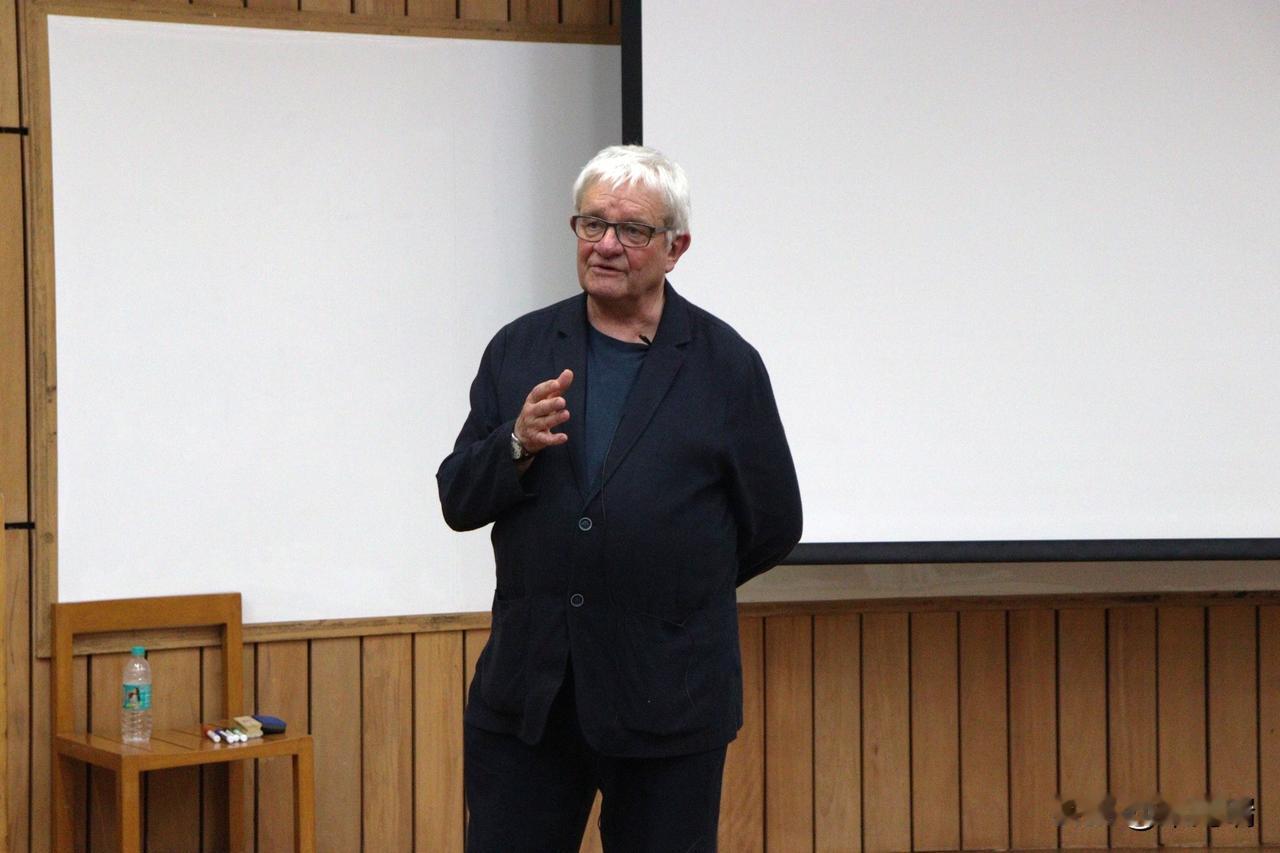 英国诺贝尔奖得主保罗·纳斯爵士（SirPaulNurse）称：与中国相比，英