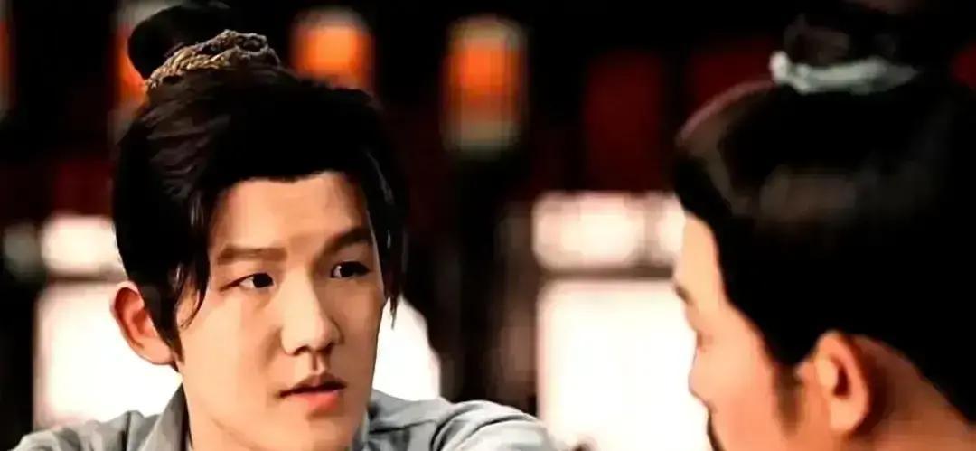 别再骂“星二代”了。最新数据曝出更残酷真相：每3个新人里，就有1个来自演艺家庭。