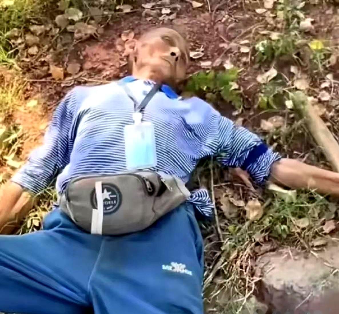40度的高温暴晒下，柏油路面烫得都能煎鸡蛋，你敢想吗？一个为了两筐自种辣椒在路