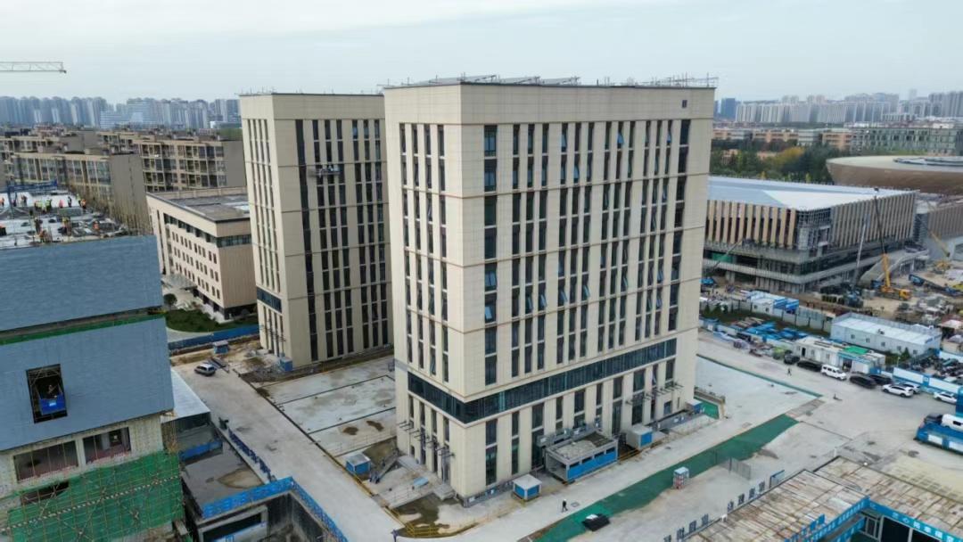 在西安电子科技大学南校区，一座总建筑面积达4万平方米的未来信息科技创新研究大楼正