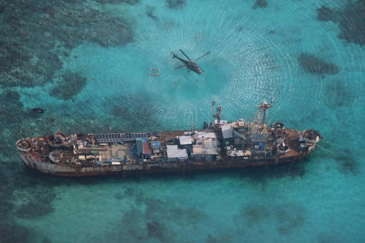 “菲律宾武装部队保证,如果中国船只返回仁爱礁,菲律宾军队将准备与其对抗”,当地时