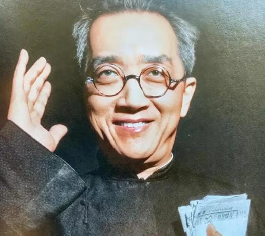 1935年，胡适致信蒋介石，主张放弃东三省，承认伪满洲国。他的理由是：以东三省