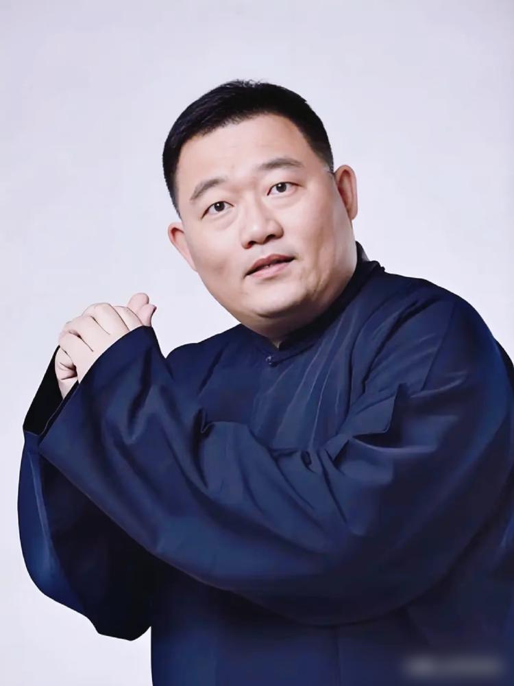 德云社的饭，不是谁都能蹭的。郑好手撕顽皮安，撕的根本不是什么旧仇，撕的是一张饭票