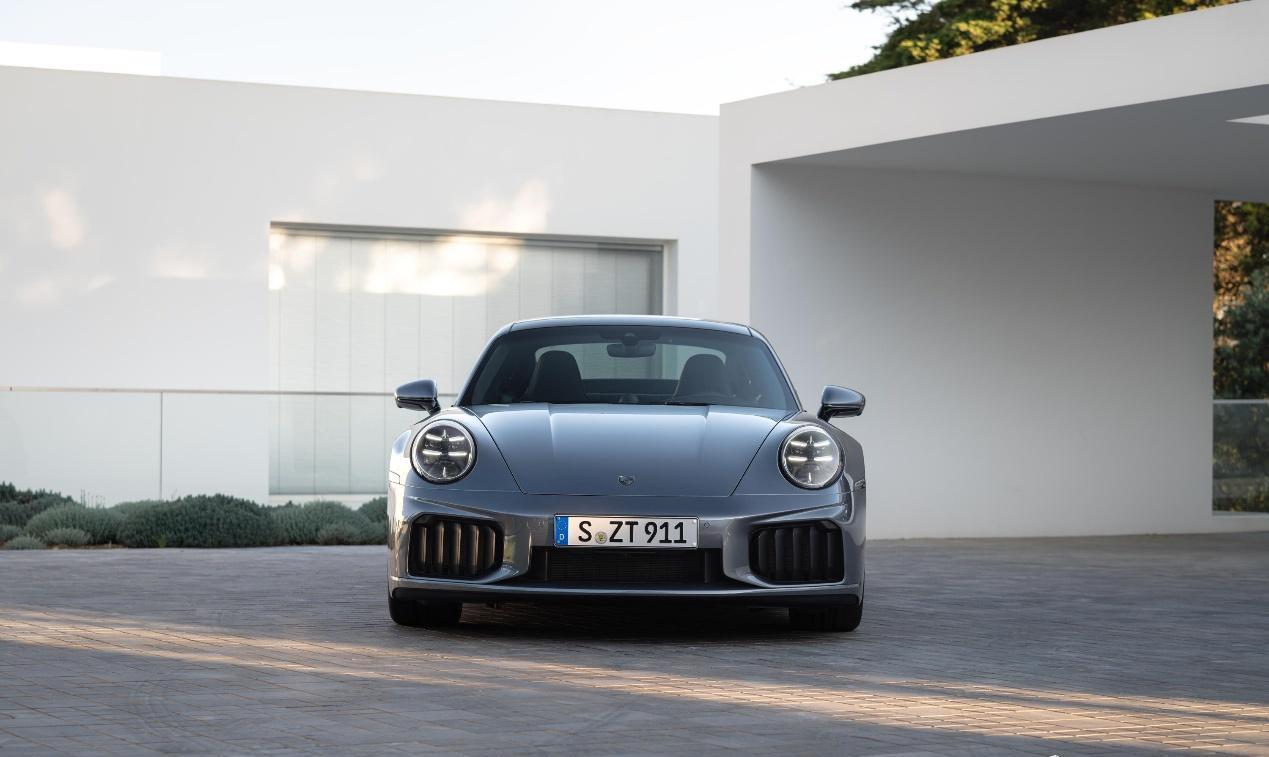 新款911TurboS纽北封神，保时捷史上最强量产911，硬顶版272.8万