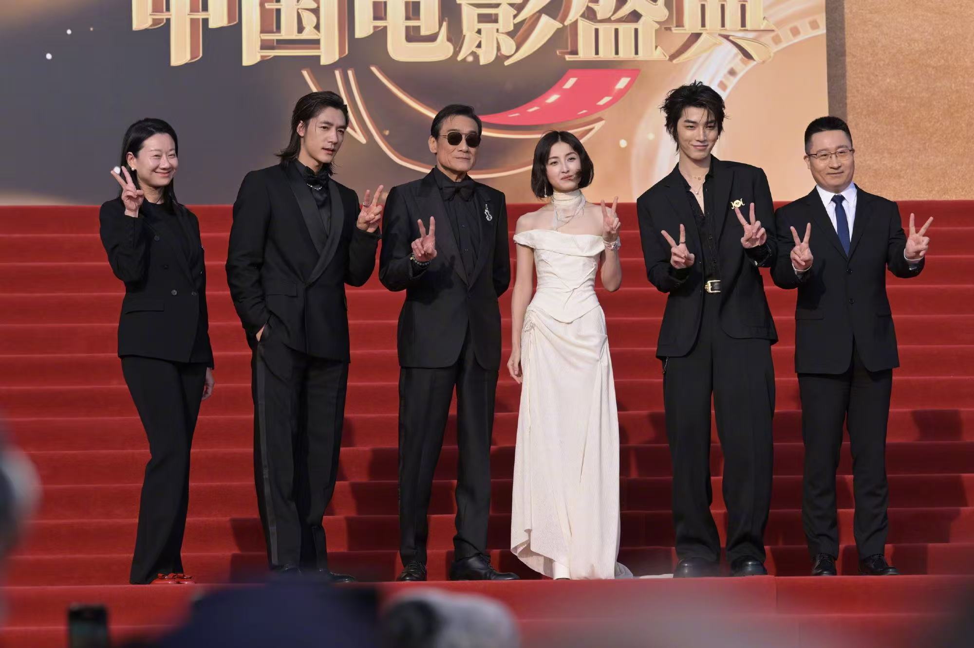 CMG中国电影盛典红毯有人说红毯只有几分钟，但为了这几分钟，他们用了一整年的作