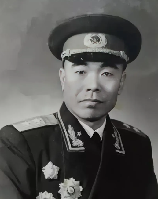1951年，参谋长找到曾泽生，气喘吁吁地说：“老曾，这次我们50军要没了”。曾泽
