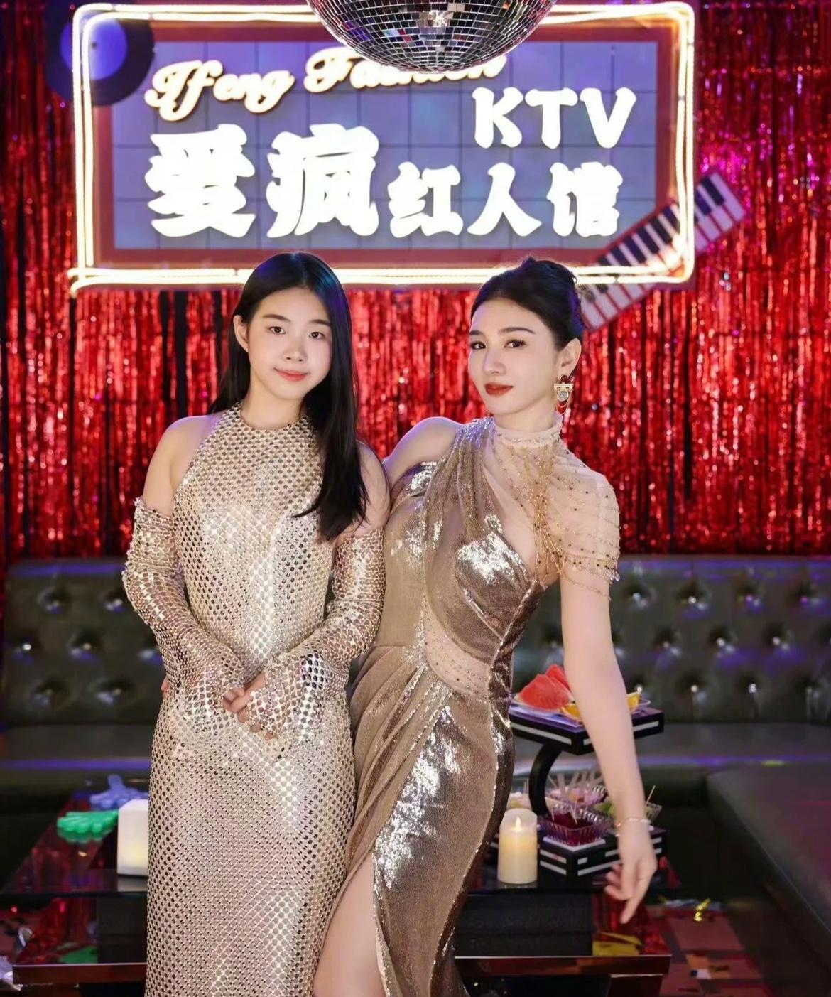 黄奕，其实犯了一个致命的错误，那就是，太着急了，不应该带着女儿在娱乐圈里瞎窜