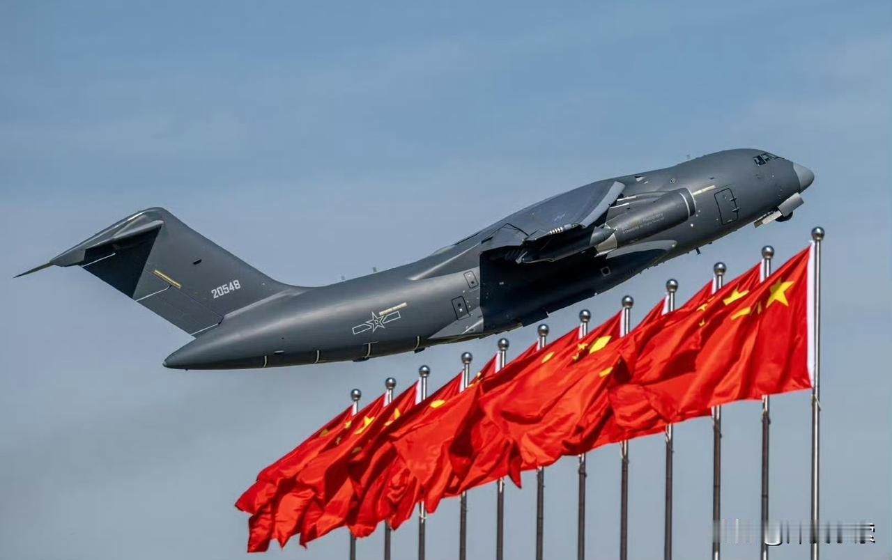 国家正在做三件事。第一、大量建能源储备库囤积原油，全球原油的消费大部分被中国