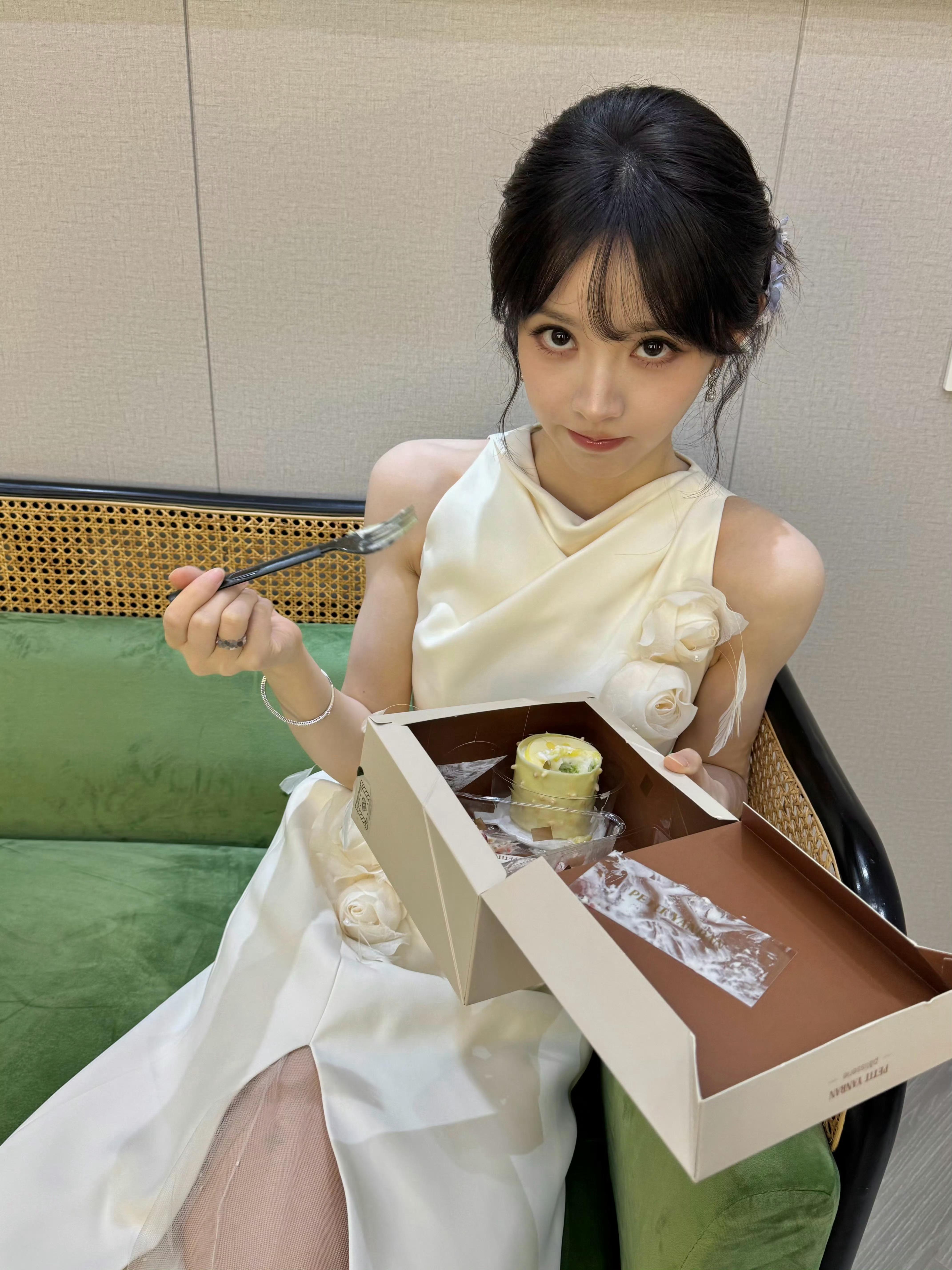 田曦薇好美好萌啊！！！绝绝子