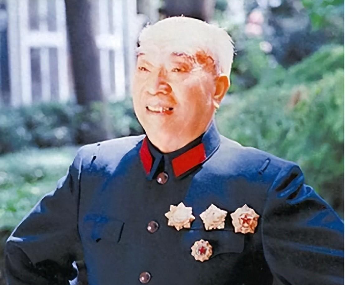 1949年北平解放时，毛主席接见四野将领，意外发现一位熟悉的军人竟已升任副军长！