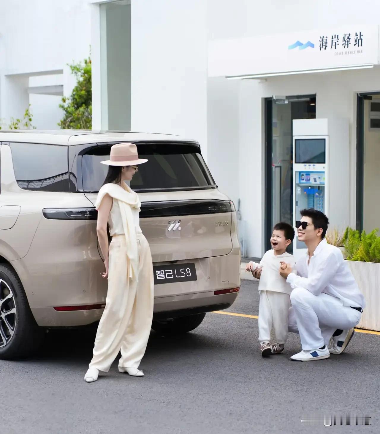 亲戚儿子花了28万多，入手了一辆日系七座燃油车，单买保险就大几千，他老婆都说他有