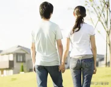 浙江温州，张先生和陈女士经人介绍谈了4年恋爱，张先生分两次给女方父亲转了15万订
