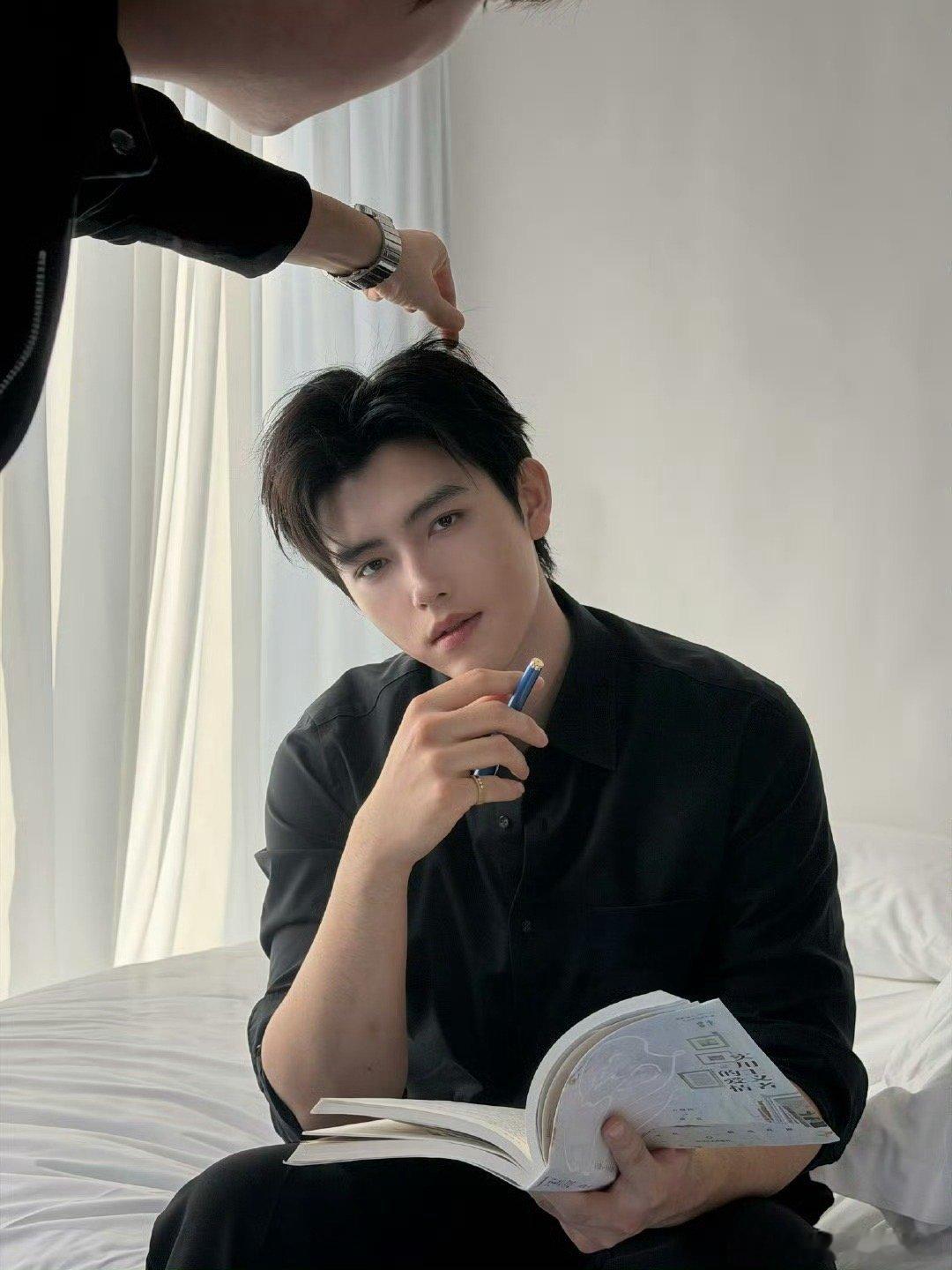 陈飞宇allblack西装帅成啥了黑西装yyds！陈飞宇allblack造型，