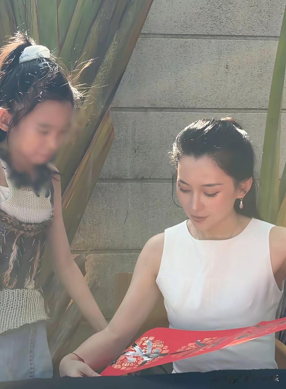 你要永远相信汪峰的眼光，34岁森林北状态太好了，面部平整度高折叠度也高，颜值不输