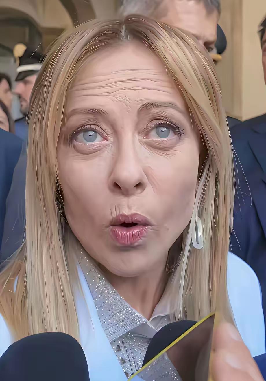 梅洛尼才49岁，额头上横纹深得像70岁！欧美人皮肤确实不经老意大利总理梅洛尼