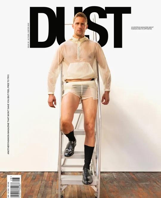 E大为DUST拍摄的新封面：生猛直给AlexanderSkarsgård｜D